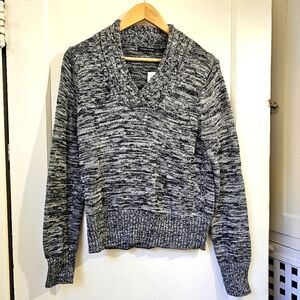 NWT•Jeanne Pierre v-neck sweater (M)